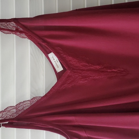 Cute Top - Picture 2 of 4